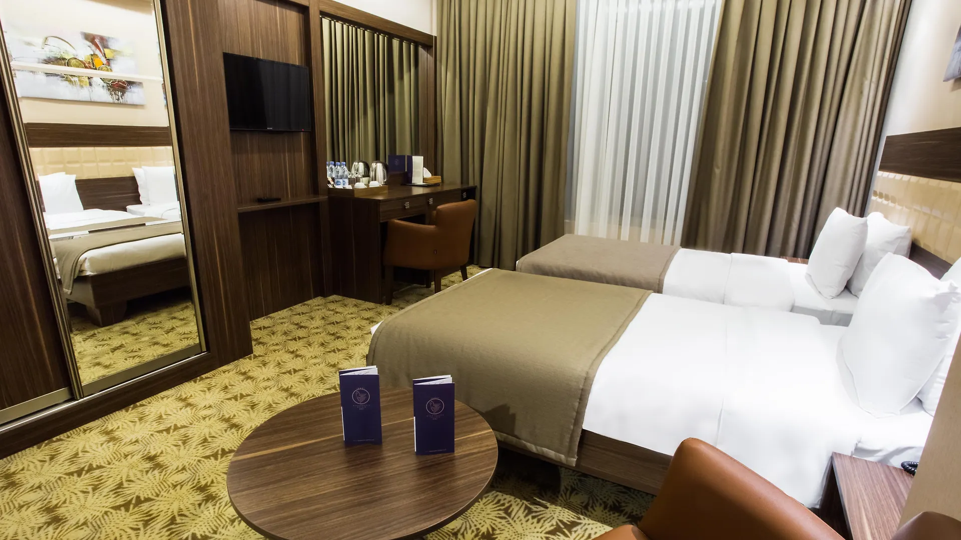 Renaissance Palace Baku 3*,