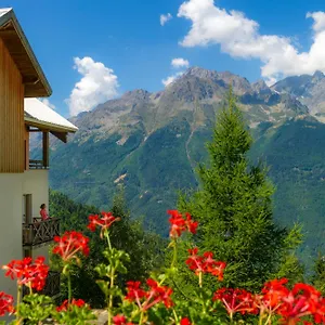 https://rsidence-couleurs-soleil-oz-en-oisans.hotels-rhonealpes.com