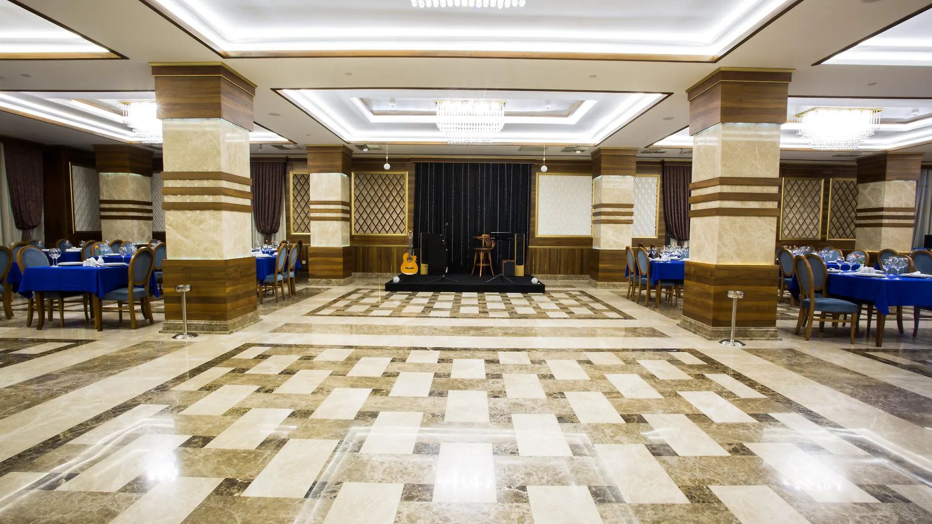 Renaissance Palace Bakü 4*,  Azerbaycan