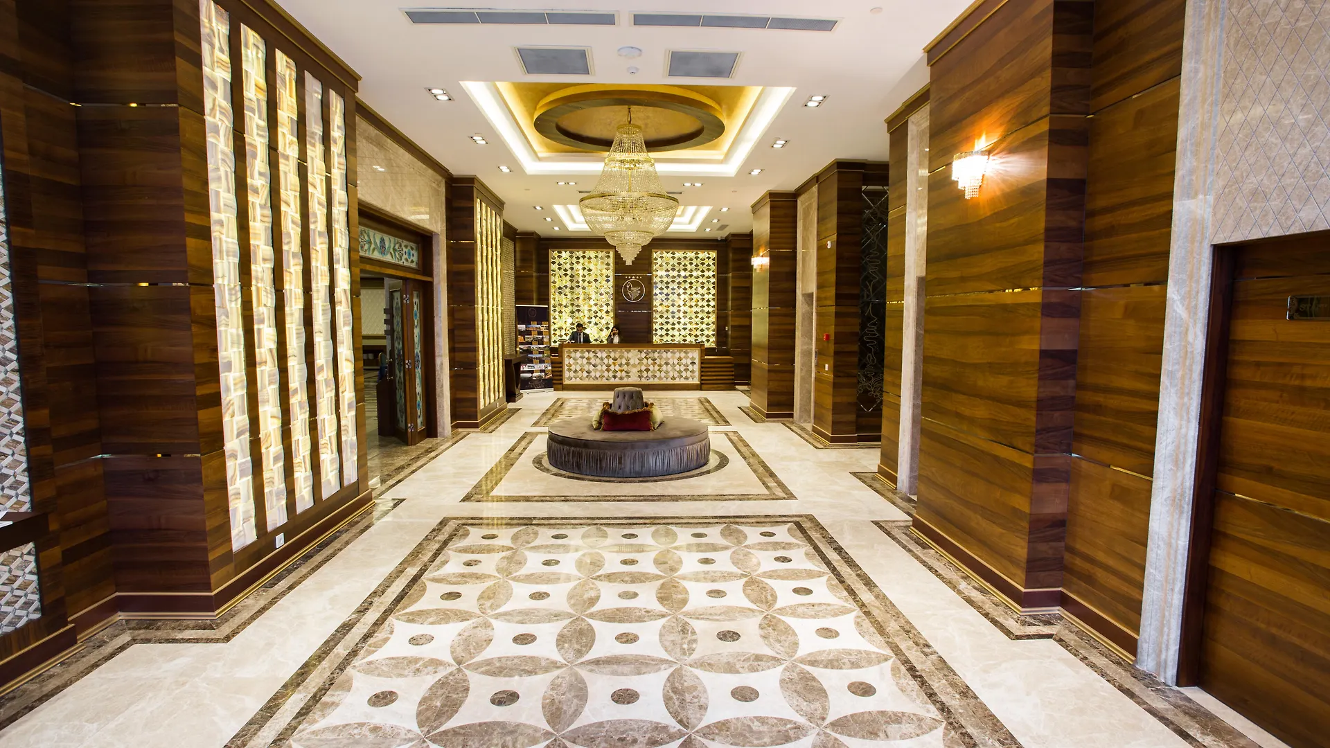 Renaissance Palace Bakü