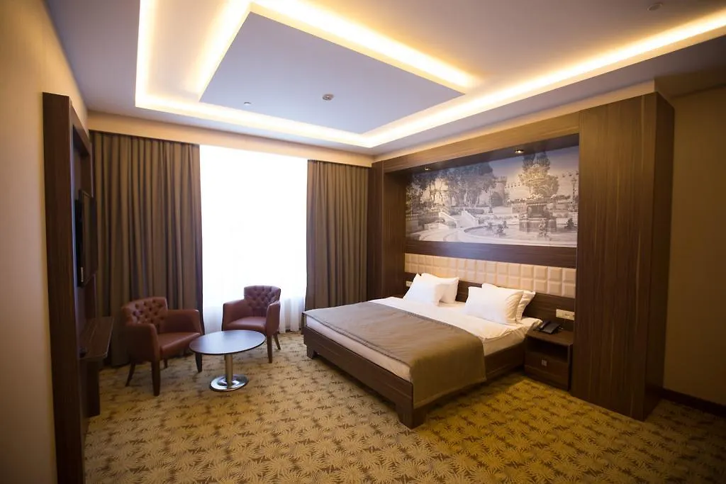 Renaissance Palace Bakü Otel