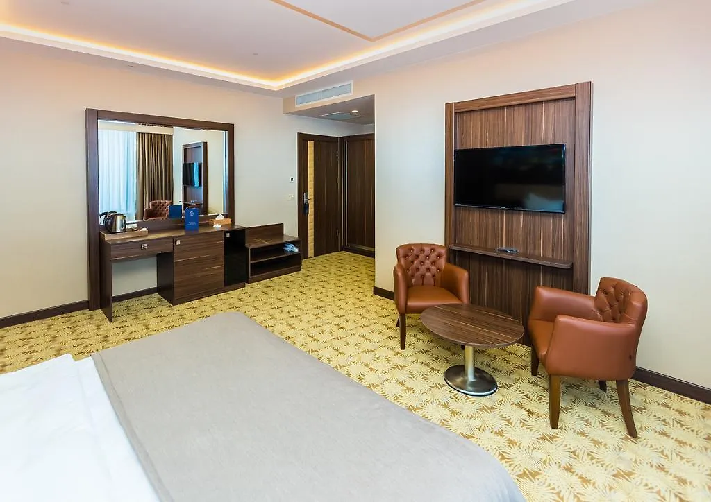 Otel Renaissance Palace Bakü