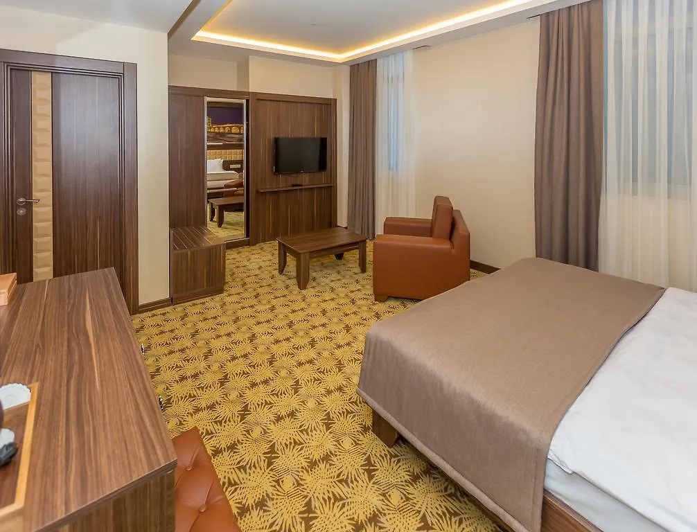 Renaissance Palace Bakü Otel