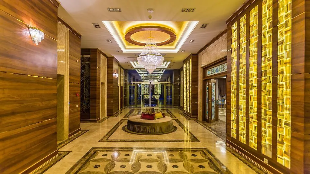 Renaissance Palace Bakü 4*,