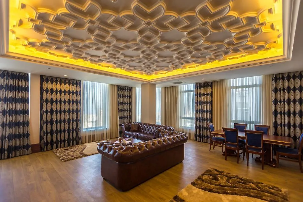 **** Otel Renaissance Palace Bakü Azerbaycan