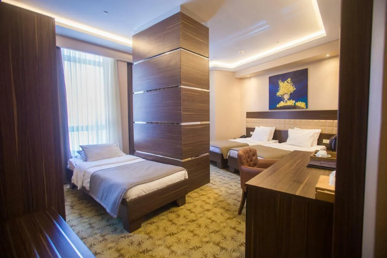 **** Otel Renaissance Palace Bakü Azerbaycan