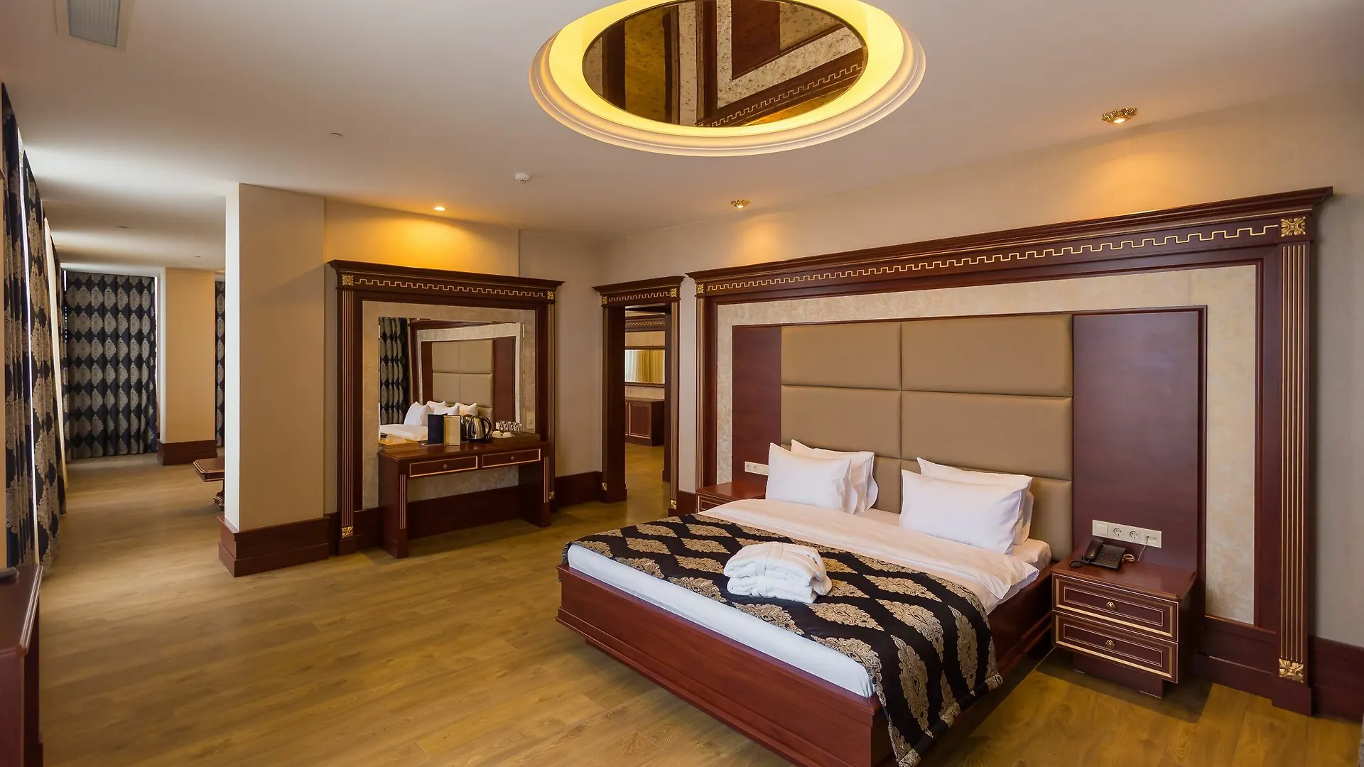 Renaissance Palace Bakü 4*,  Azerbaycan